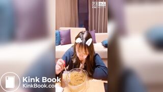 chinese girl eat shit with noodles part2