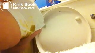 girl poop her panties