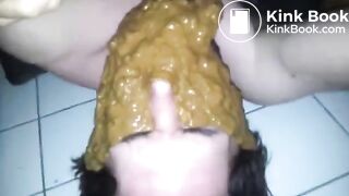 Diarrhea on face - video 2