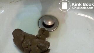 sexy naked girl poops and pees
