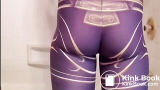 Girl has diarrhea in leggings - video 2