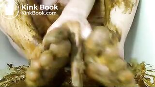 pudgy naked girl shitting