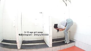 Sexy girl pooping in the toilet