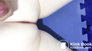 Cumming on my girlfriends poop