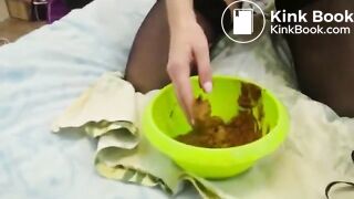 Hot blonde scat - video 2