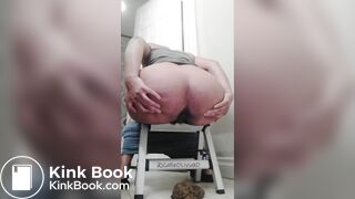 Thick lightskin releases a massive poop 2 URGENT