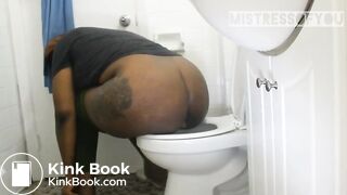Ebony pooping - video 22