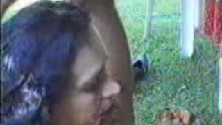 Recebendo cocô na boca