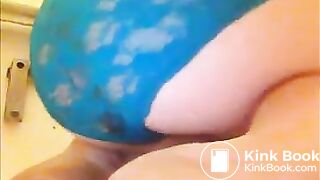 topless girl with big ass shitting and pissing