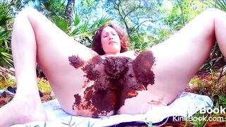 Babe Shits Outdoor And Stuffs Her Pussy With Scat