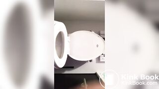 Huge ass ebony pooping