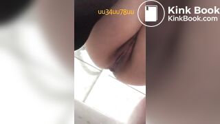 한국 여자 아이가 똥을 싸서 셀카를 찍다.6 - video 2