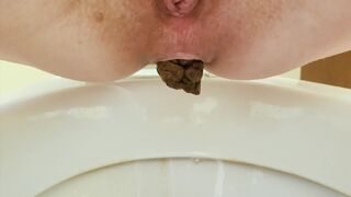Creamy Pussy Pooping Girl