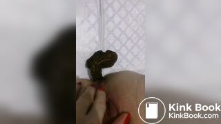 shitting girl - video 17