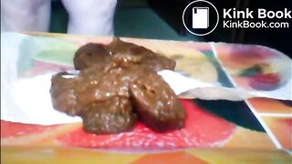 Fat ass mature ladt is doing a very big quantity of shit