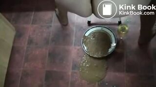 MILF drops some hot poop soup