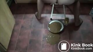 MILF drops some hot poop soup
