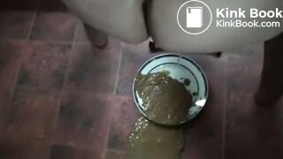 MILF drops some hot poop soup