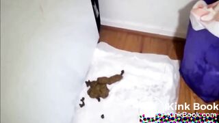 Black Girl Taking A Dump