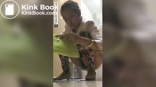 Pretty girl pooping 2