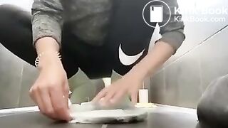 Girl poop on toilet - video 3