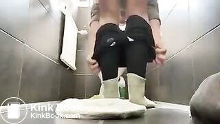 Girl poop on toilet - video 3