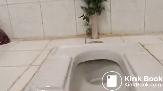 babe shitting - video 3
