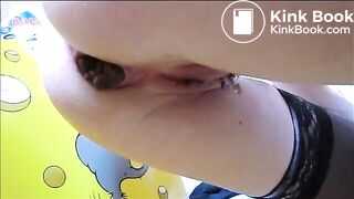 Hot Blondie urgent shit