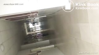 Chinese girls go to toilet 120