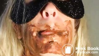 hot girl has dirty fun