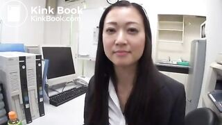Japanese secretary shits on her boss