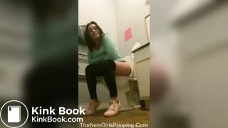Sexy girl toilet farting and pooping - video 2