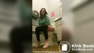 Sexy girl toilet farting and pooping - video 2
