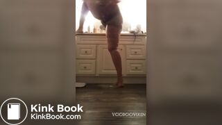 Ebony shoots shit ftom her ass