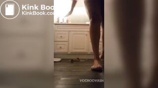 Ebony shoots shit ftom her ass