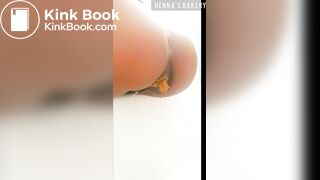 Ebony couldn't hold it