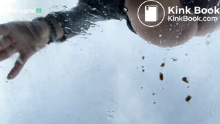 Bubble butt shitting on windshield