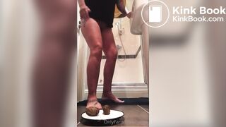 Girl pooping on plate - video 2