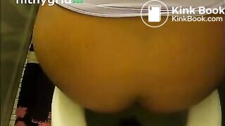Black girl poo - video 2