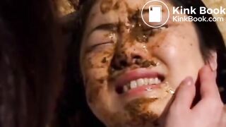 Mother Blasts Daughter in the Face with Diarrhea