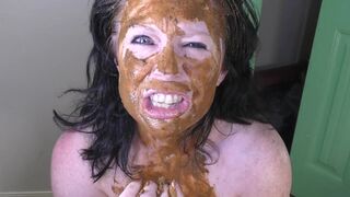 MILF SCAT 08 - Granny Licks and Smeers Shit