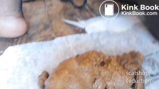 Poo pile from a black chick.