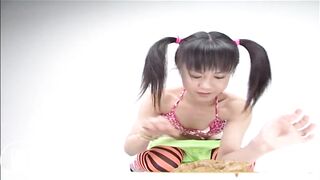 Cute Jap takes a shit