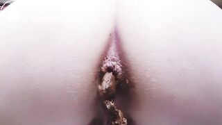 girl with a sexy ass shitting