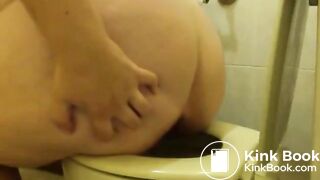 Chubby girl Explosive toilet shitting (plops)