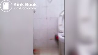 중국 여자아이가 똥을 싸다. - video 2