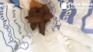 Big booty white girl shitting