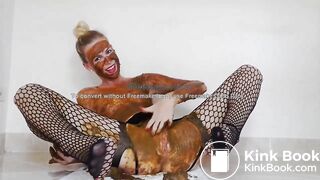 sexy blonde pooping - video 3