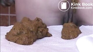 Babe shitting a big load of diarrhea on the table