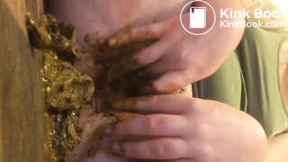 Amateur woman loves scat 2